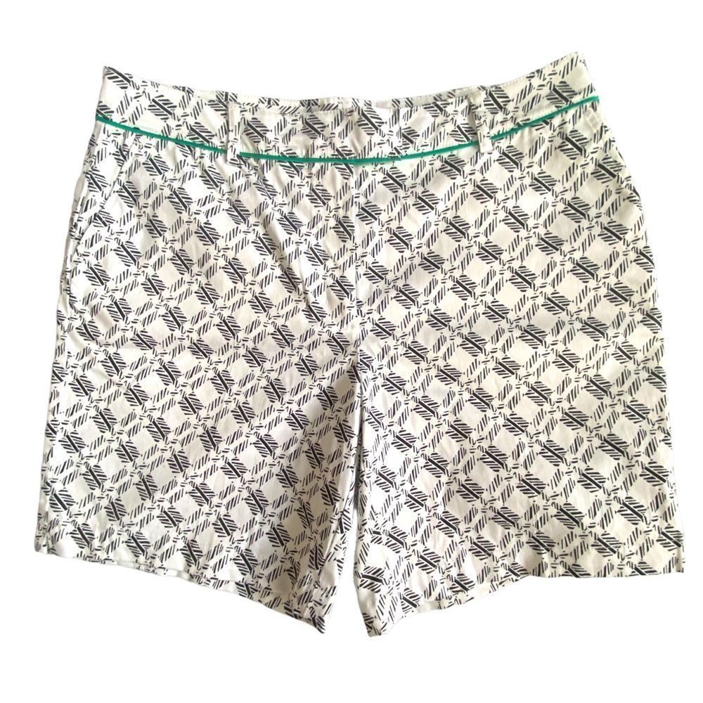 Lady Hagen White & Black Shorts